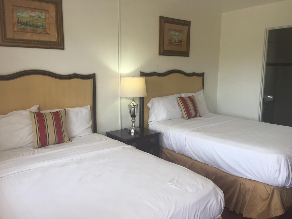 Family Inn 萨拉索塔 外观 照片
